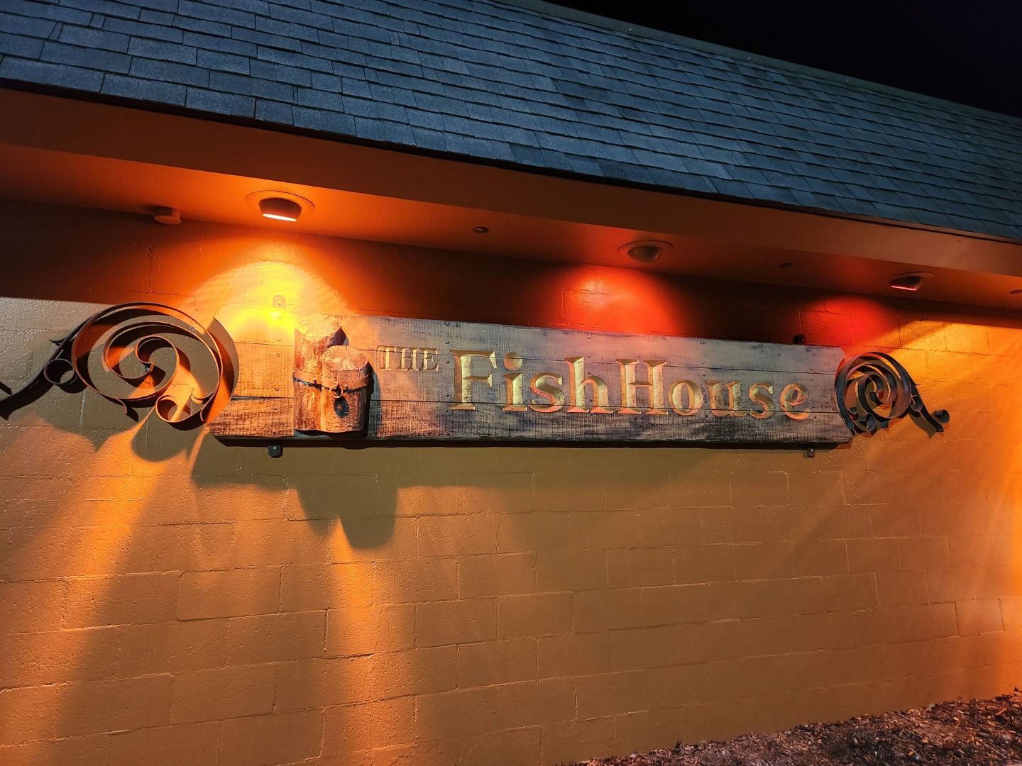 Fish House Peoria IL Sign